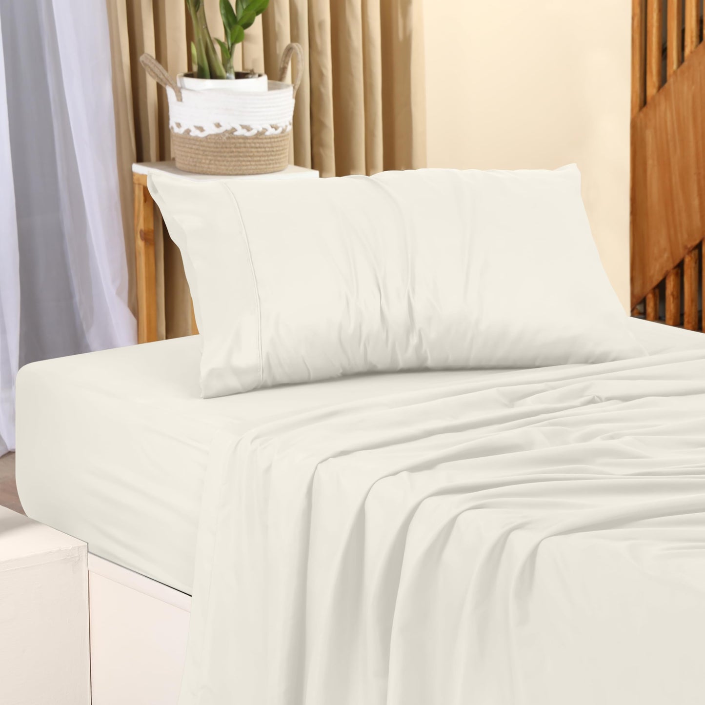 Utopia Bedding Queen Bed Sheets Set - 4 Piece Bedding - Brushed Microfiber - Shrinkage and Fade Resistant - Easy Care