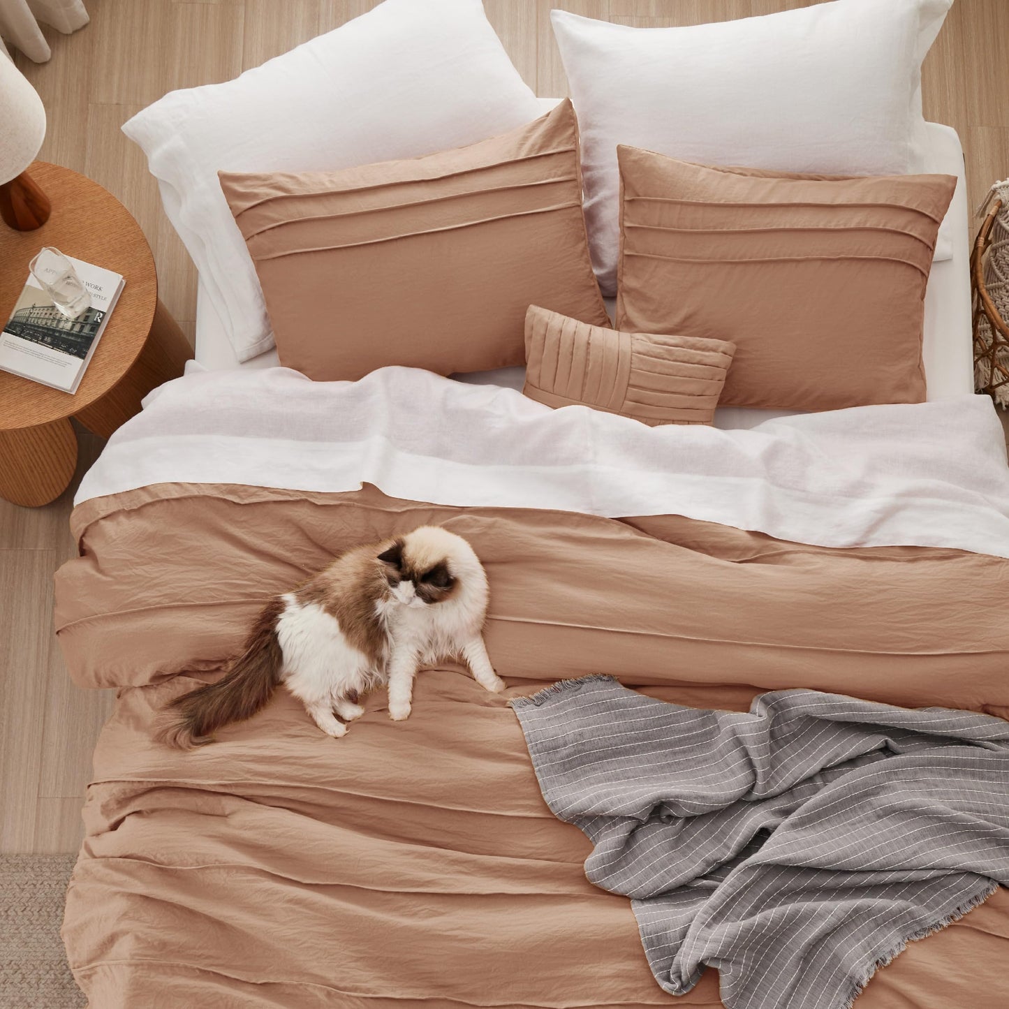 Bedsure Beige Queen Comforter Set - 4 Pieces Pinch Pleat Bed Set, Down Alternative Bedding Sets for All Season, 1 Comforter, 2 Pillowcases, 1 Decorative Pillow